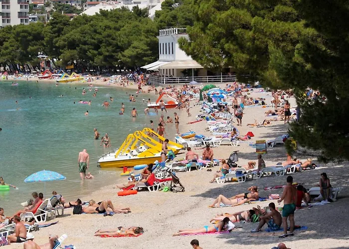 With A Parking Space - 11567