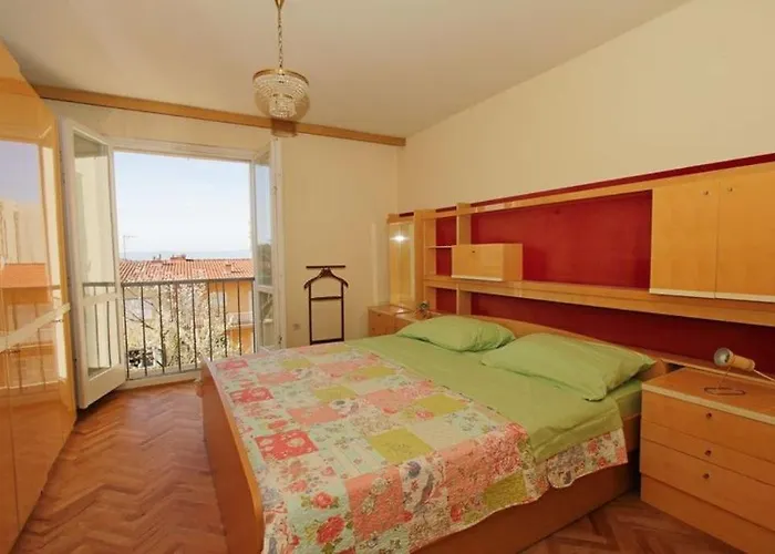 With A Parking Space - 11567 Makarska